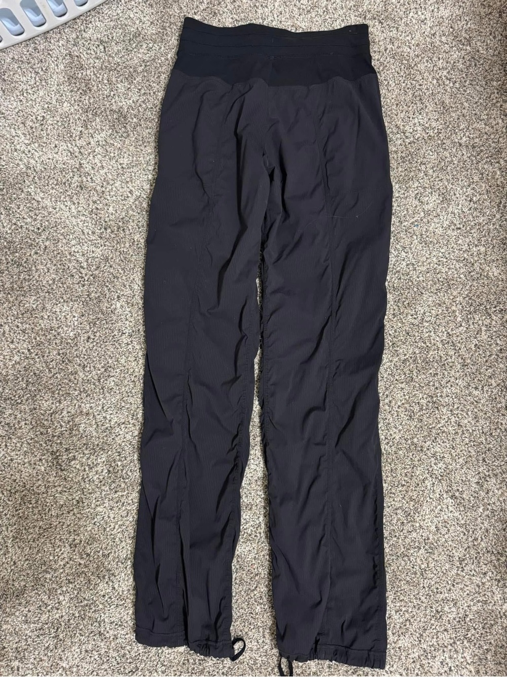 lululemon dance studio size 6, tall 35 inch and seem like new